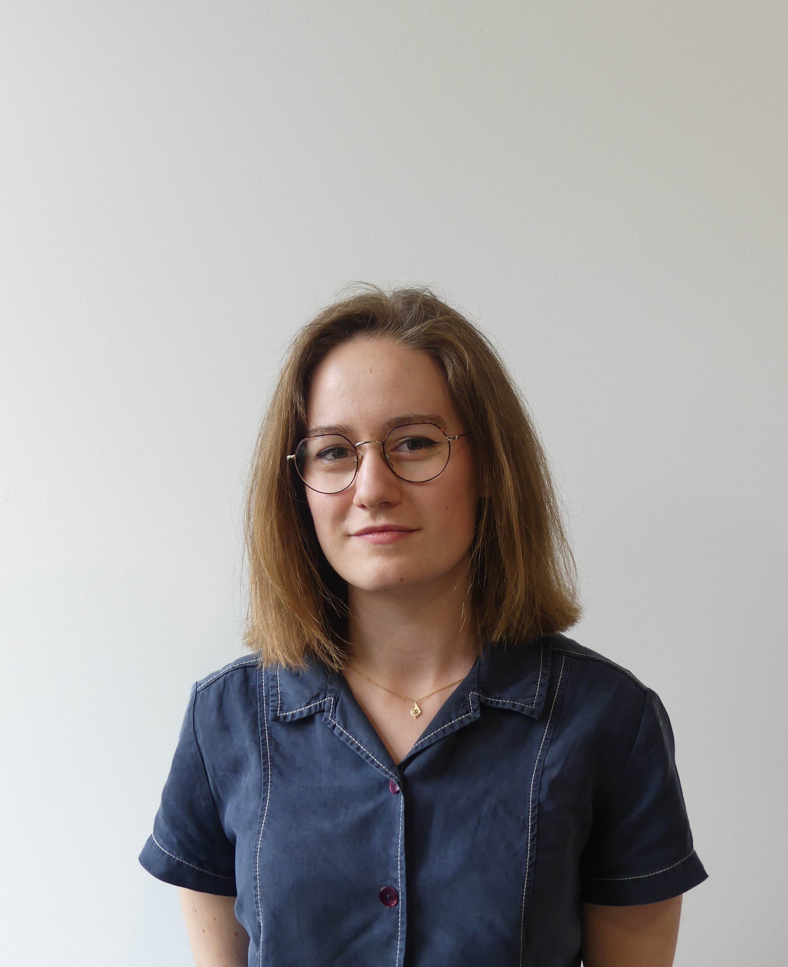 Backstage runway — lumière douce